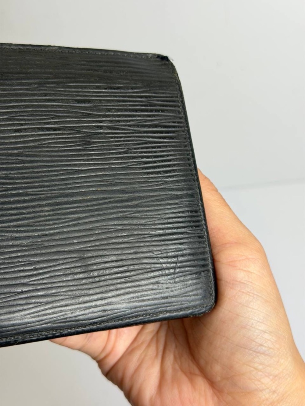 Louis Vuitton Black Epi Leather Bifold Wallet - Picture 2 of 13